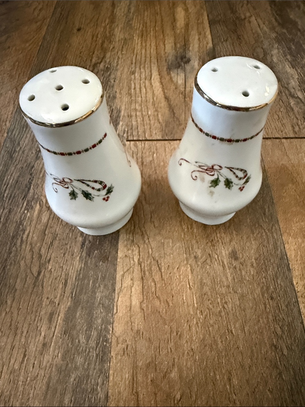 Gibson White Porcelain Salt and Pepper Shakers with Red and Green Ribbon Motif